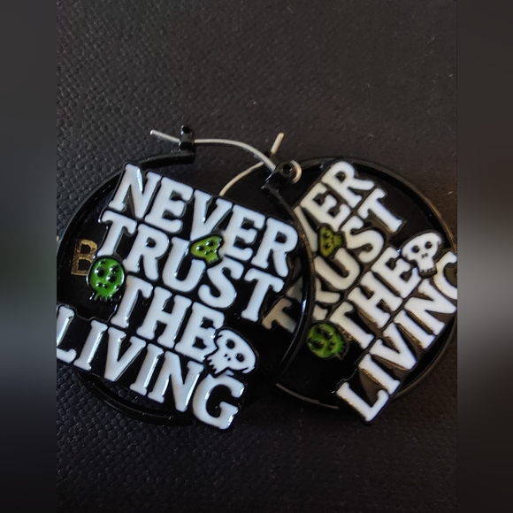 💥3 for $15! Beetlejuice Earrings - Picture 2 of 3